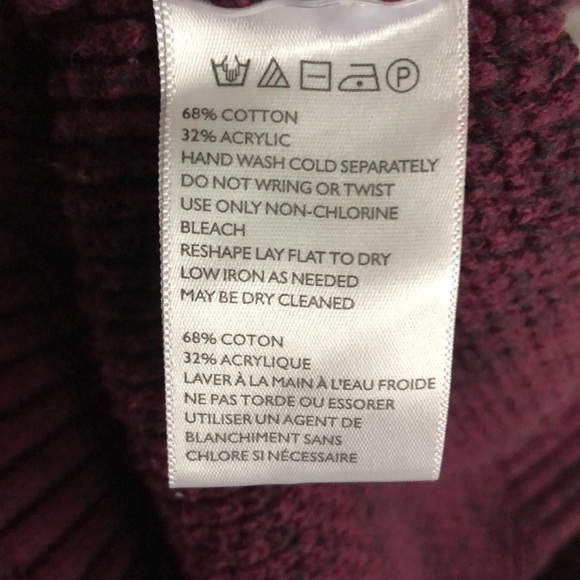 10 / $10 O’Hanlon Mills sweater in burgundy & black - Picture 7 of 7